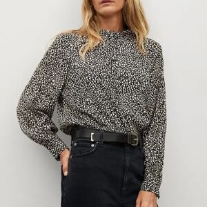 NWT Mango Flowy Floral Top Blouse